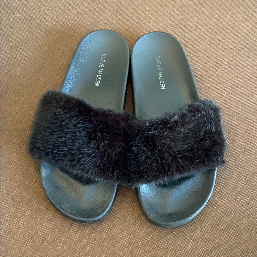 Steve Madden slides